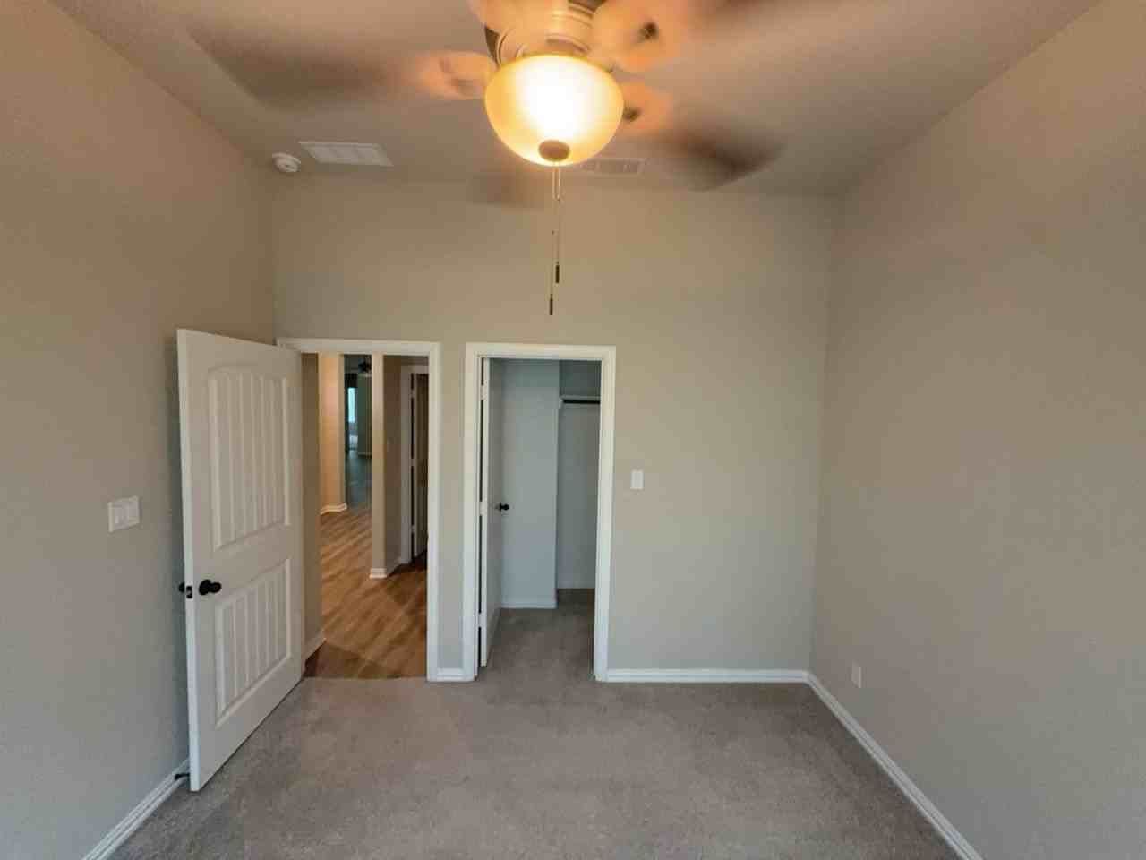 117 Aberdeen Dr - Photo 4 of 12