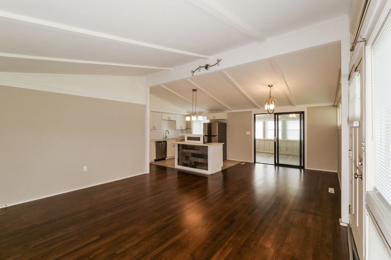 11311 Cleveland Ave - Photo 4 of 16