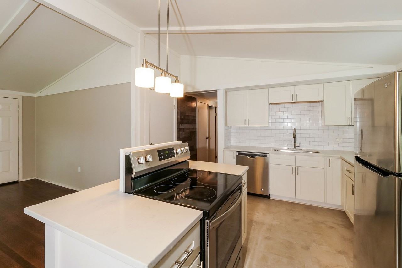 11311 Cleveland Ave - Photo 6 of 16