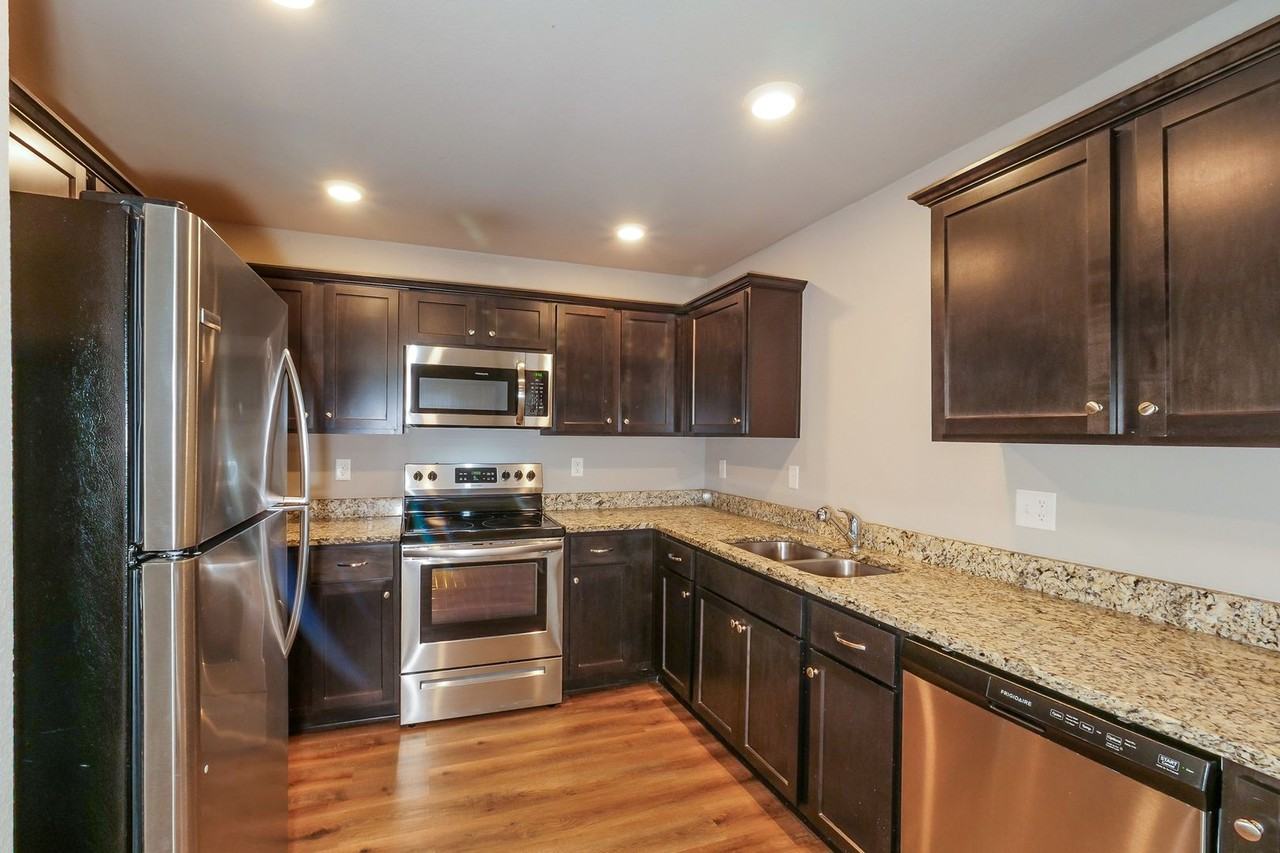 208 Sw Rose St - Photo 7 of 16