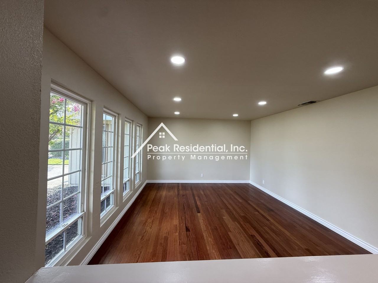 5706 Jeff Way - Photo 7 of 39