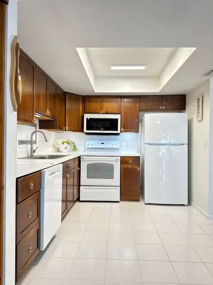 3511 Caloosa St - Photo 4 of 14