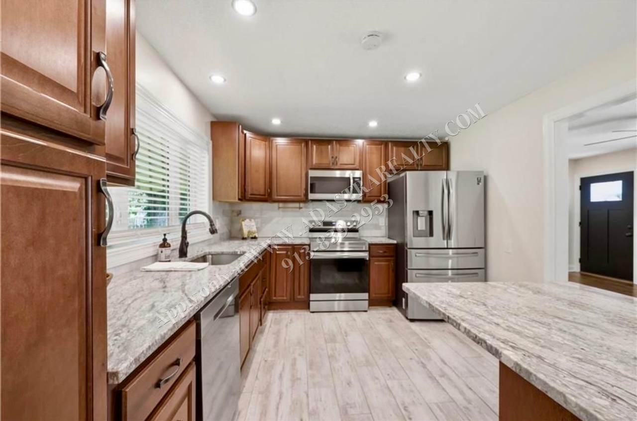 12718 W 92nd St - Photo 6 of 16