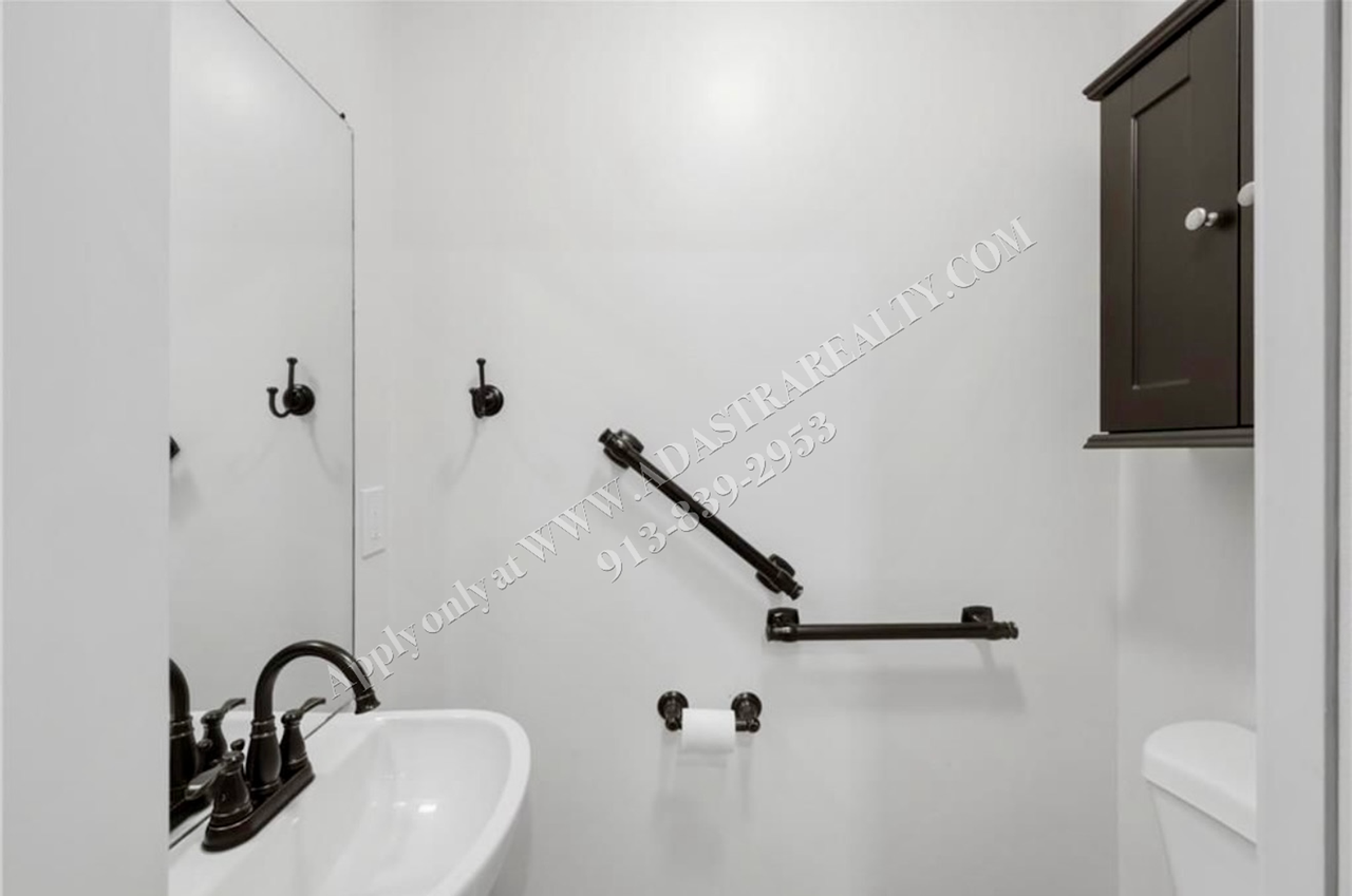 12718 W 92nd St - Photo 7 of 16