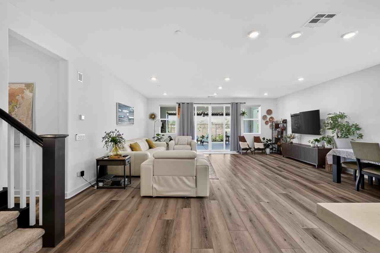 17418 Abbey Rd #1 - Photo 3 of 35