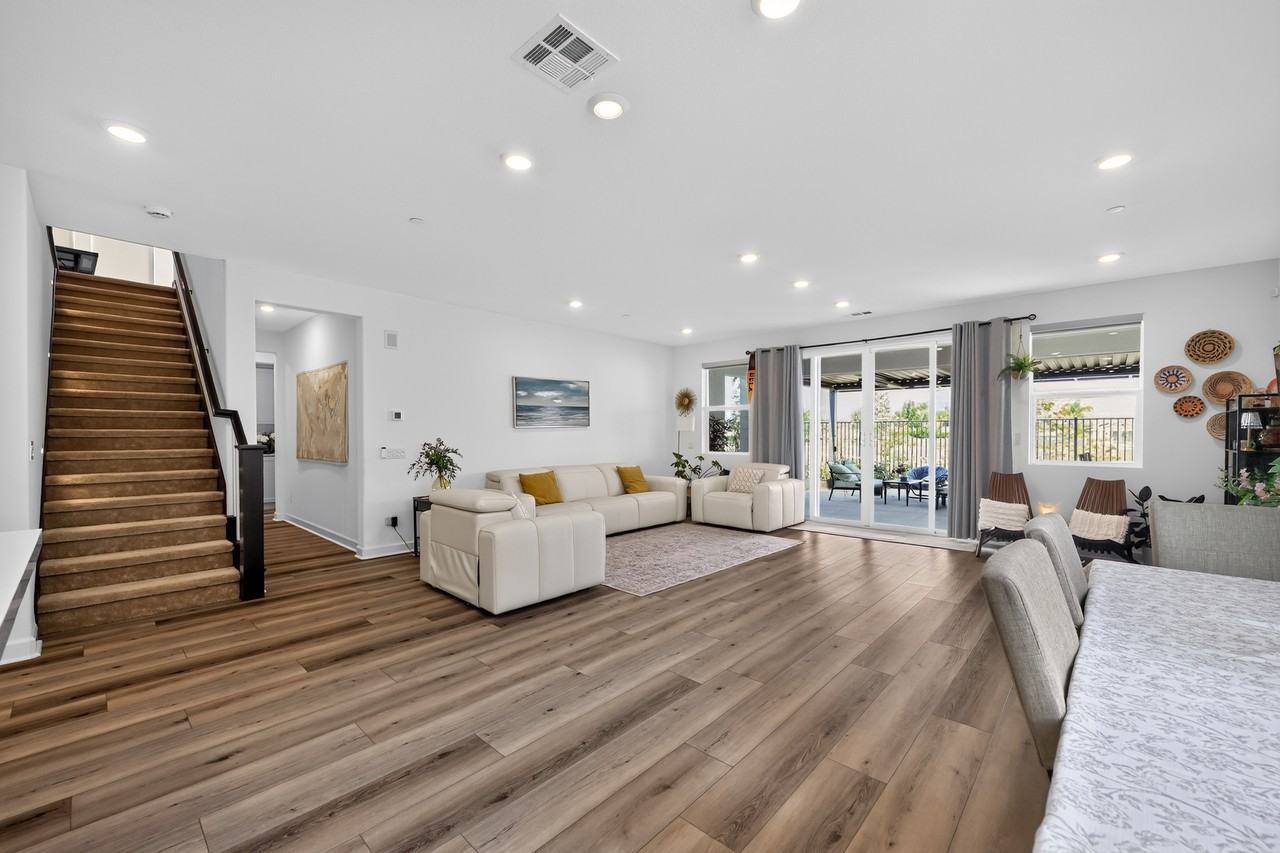 17418 Abbey Rd #1 - Photo 4 of 35