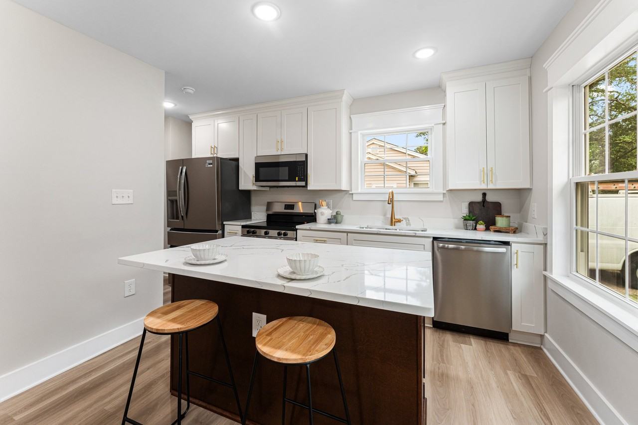 9 E Berry St #1 - Photo 6 of 20