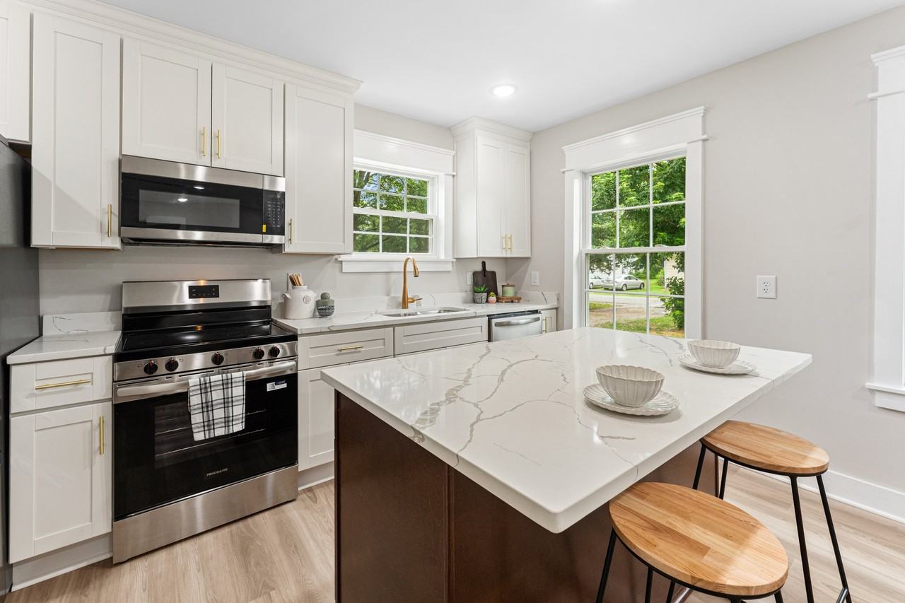 9 E Berry St #1 - Photo 7 of 20