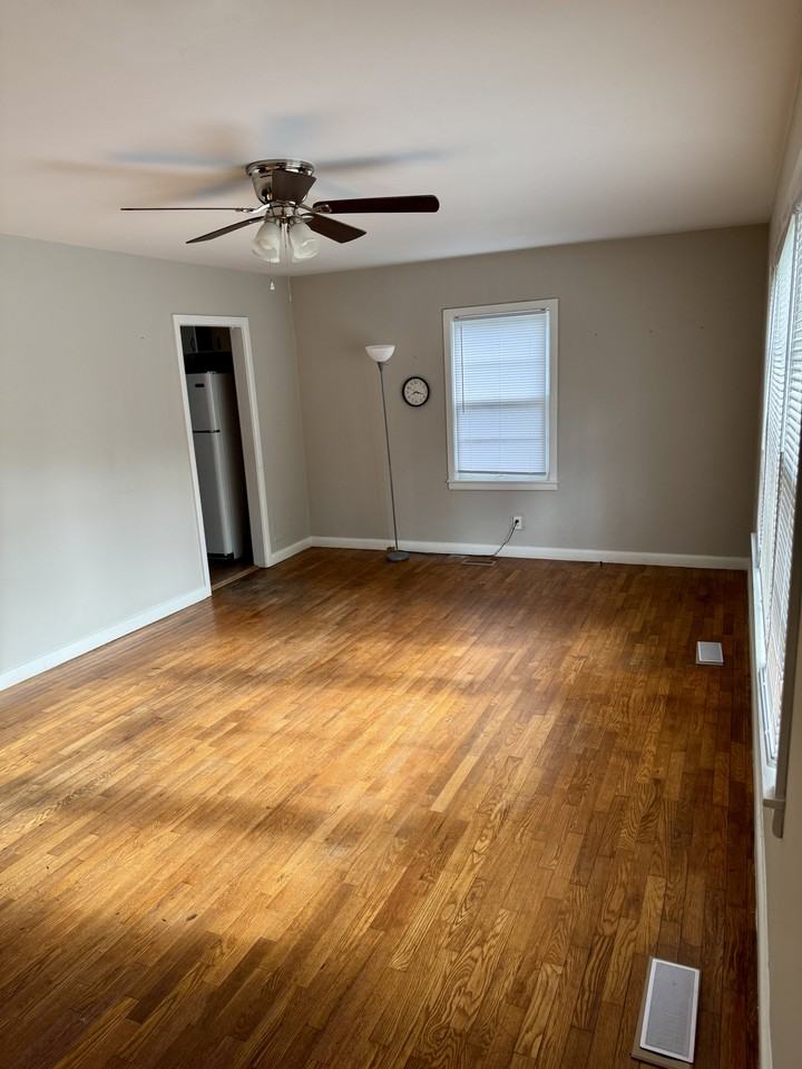 318 Spring St #1 - Photo 2 of 9