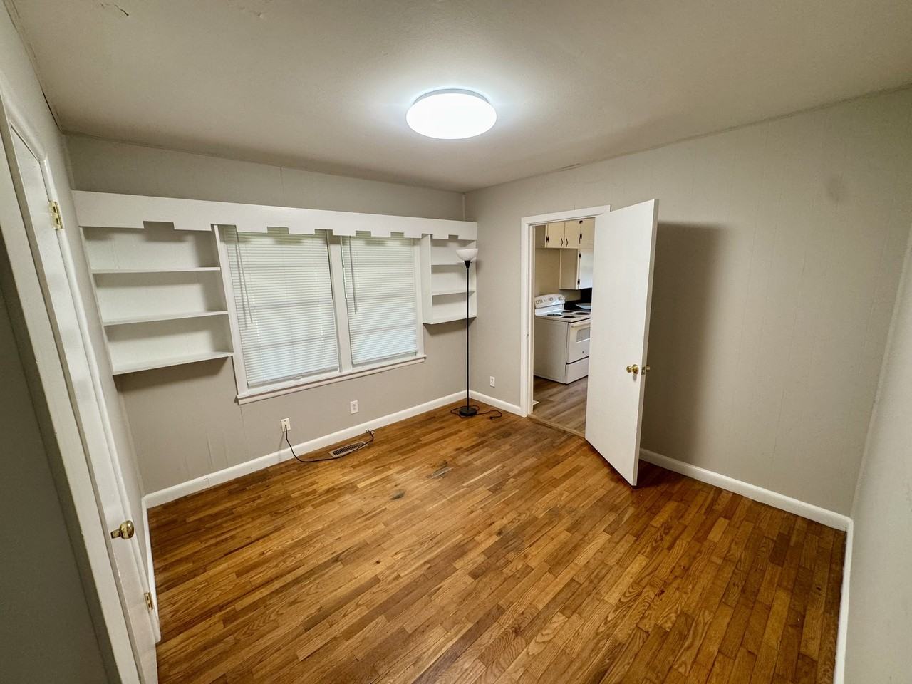 318 Spring St #1 - Photo 4 of 9
