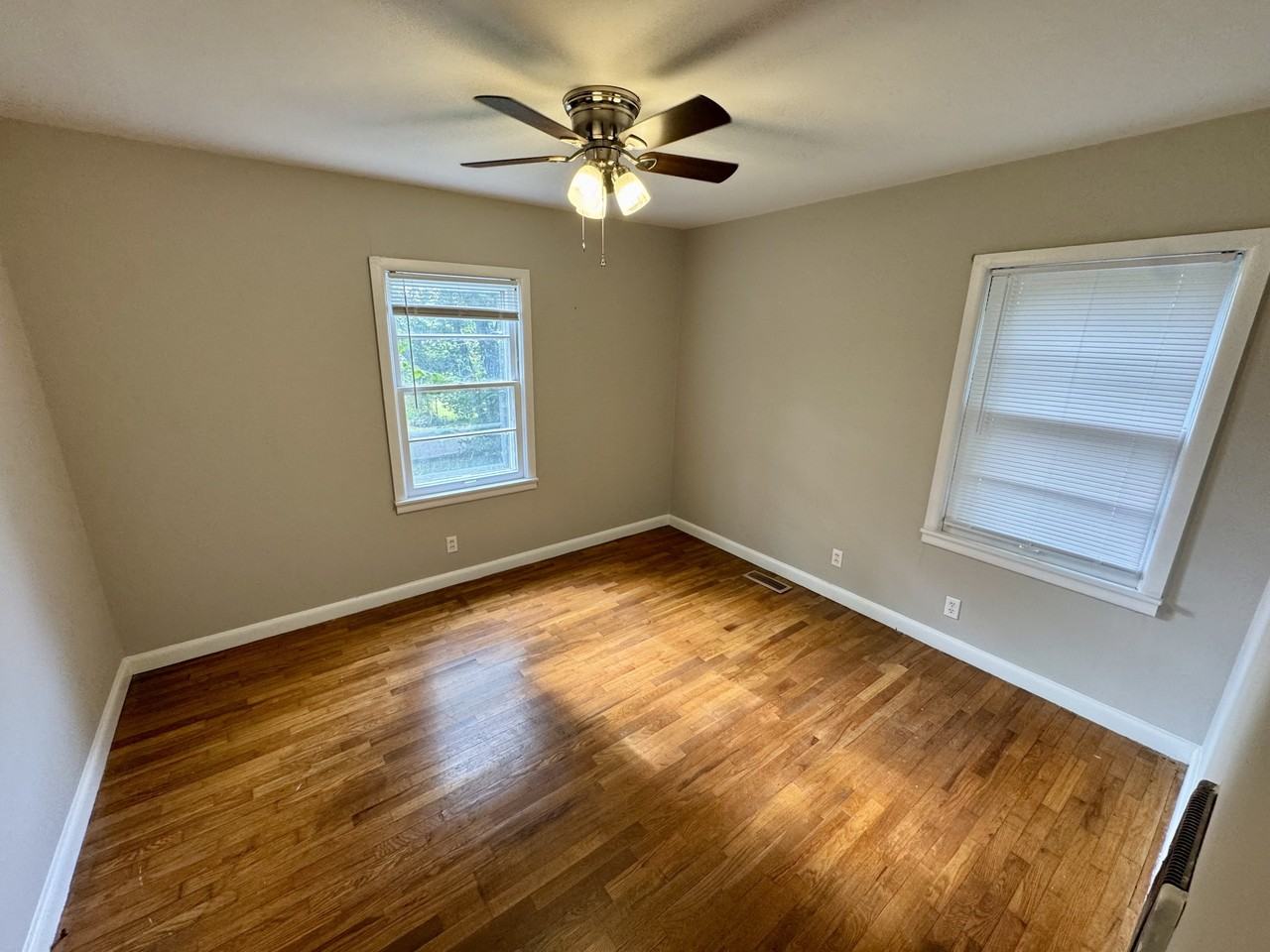 318 Spring St #1 - Photo 7 of 9