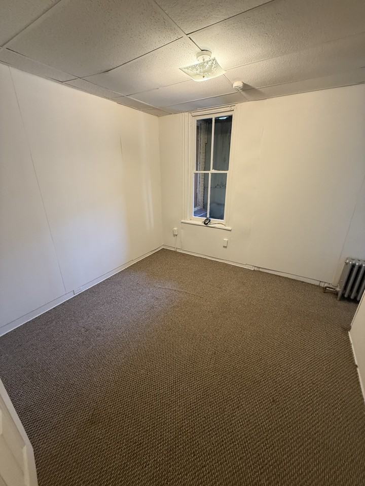 711 Chestnut St #3 - Photo 2 of 10