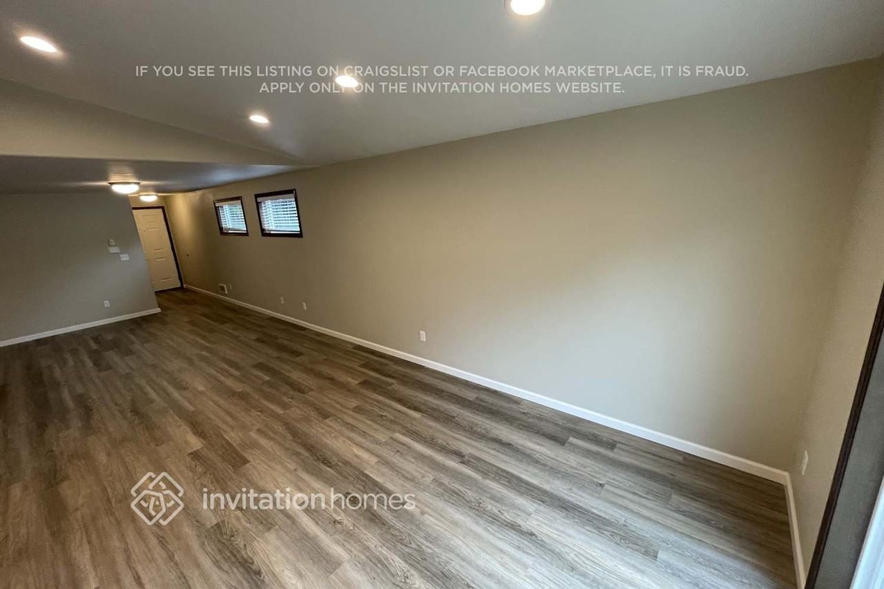 14723 46th Ave Ne - Photo 4 of 20