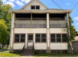 featured image of 225 1/2 W Pleasant St #225-5