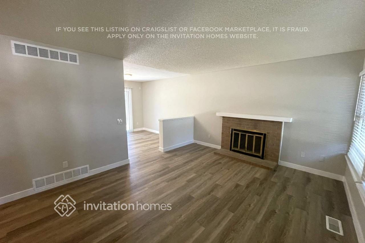 16803 E Nassau Dr - Photo 3 of 13