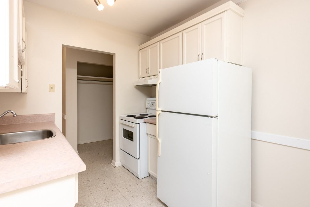 365 Edison Avenue - Photo 2 of 20
