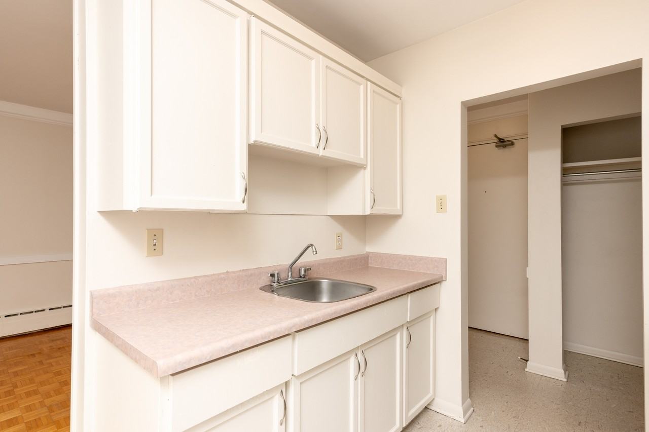 365 Edison Avenue - Photo 3 of 20