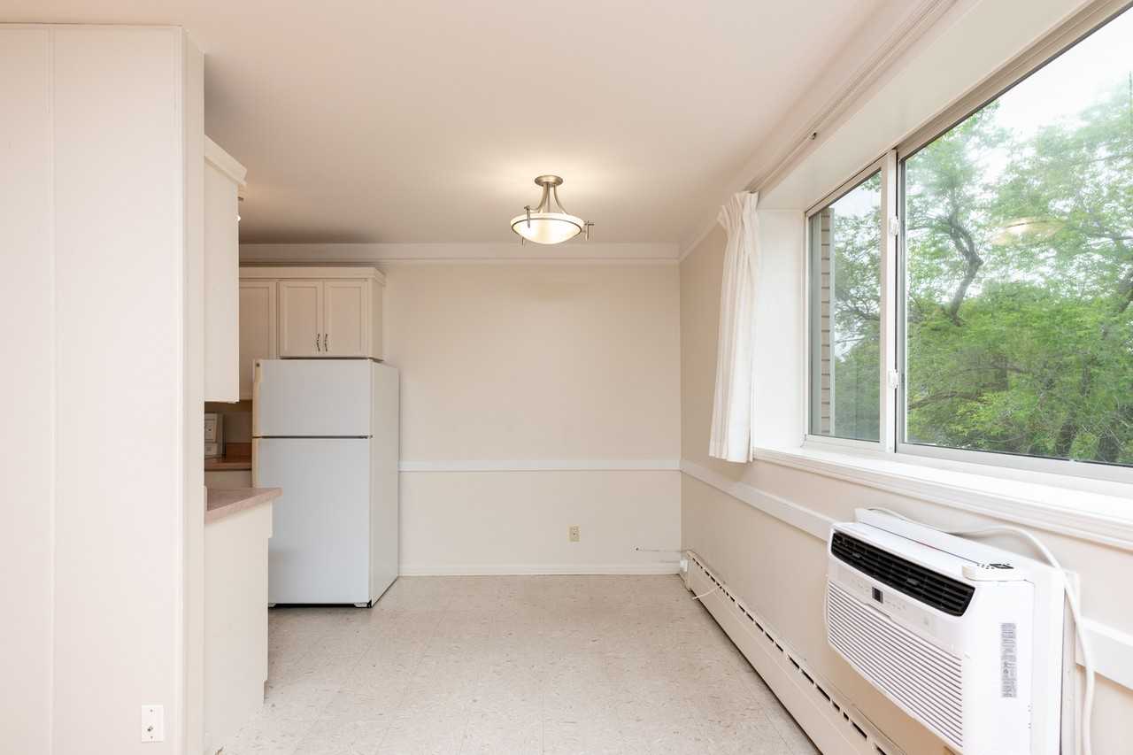 365 Edison Avenue - Photo 5 of 20