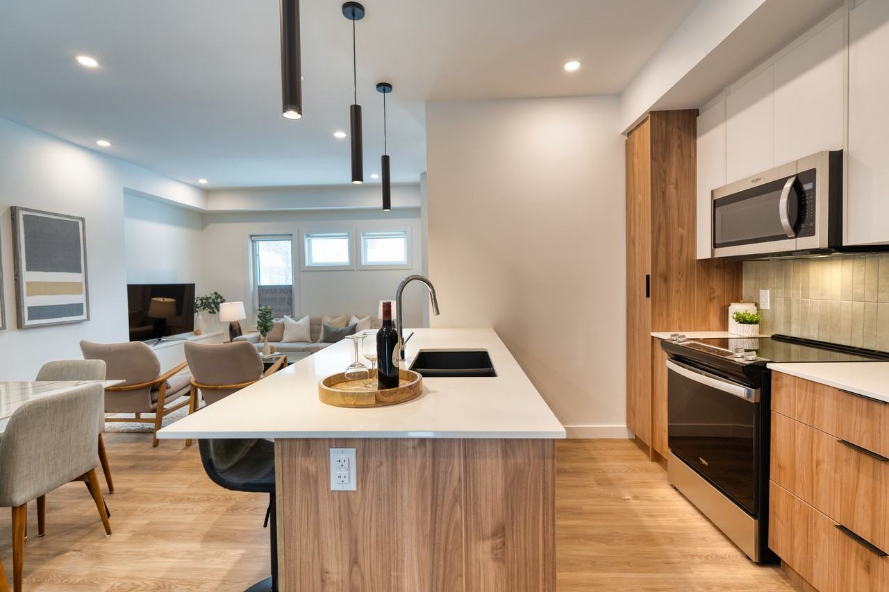 2015 22 Street Southwest - Photo 7 of 18