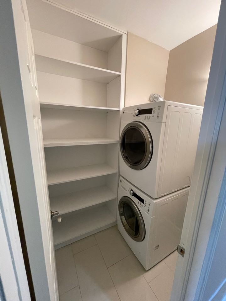 1739 Eglinton Avenue West - Photo 7 of 30