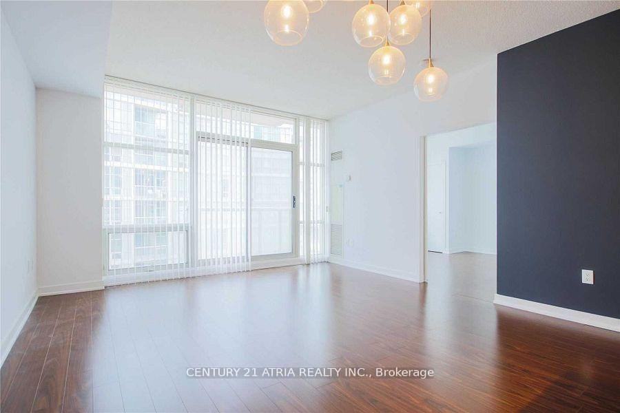 9 Spadina Avenue - Photo 11