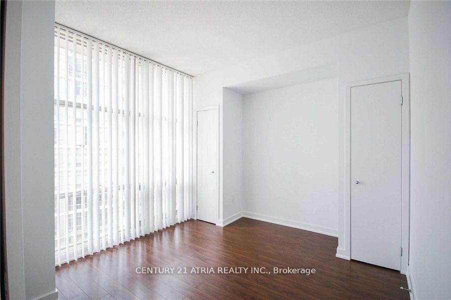 9 Spadina Avenue - Photo 12
