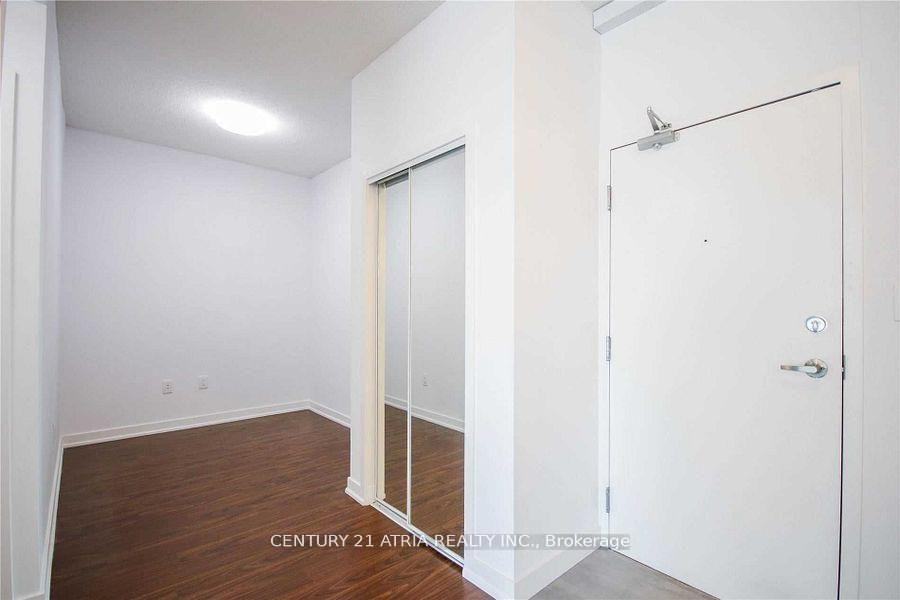 9 Spadina Avenue - Photo 13