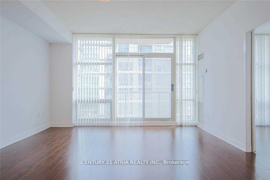 9 Spadina Avenue - Photo 14