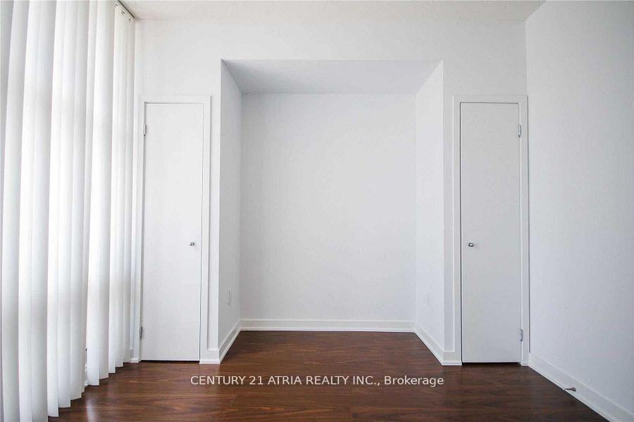 9 Spadina Avenue - Photo 15