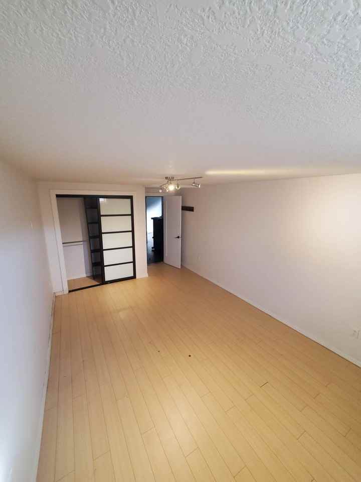 11411 149 Ave Nw - Photo 2 of 26