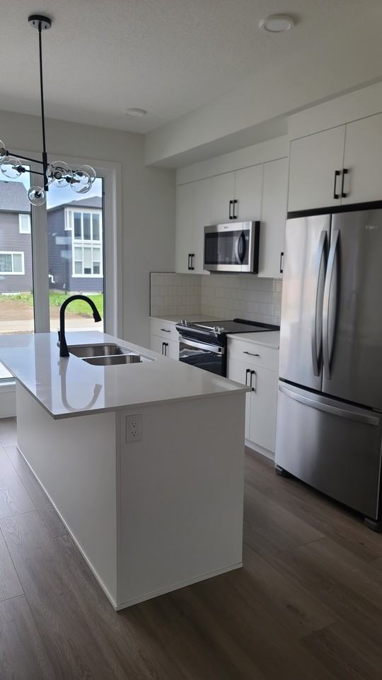 7120 50 Ave - Photo 2 of 16