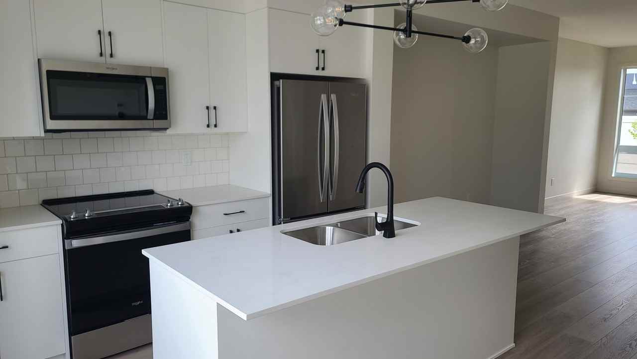 7120 50 Ave - Photo 3 of 16