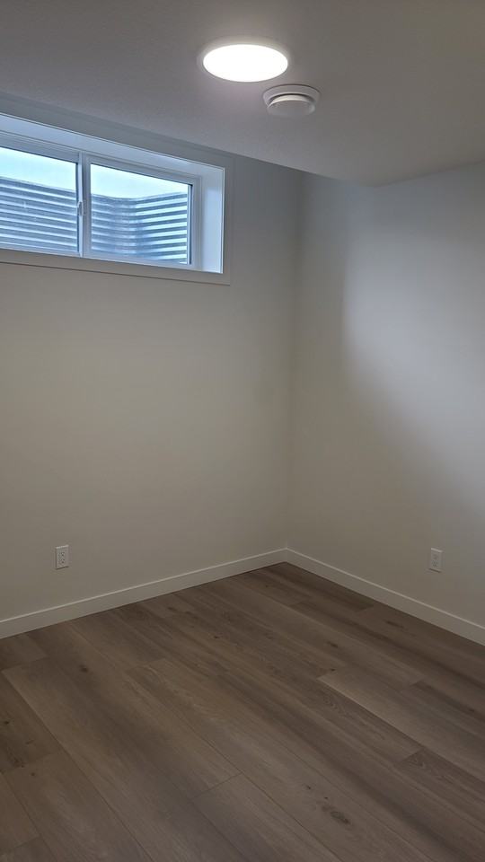7120 50 Ave - Photo 4 of 6