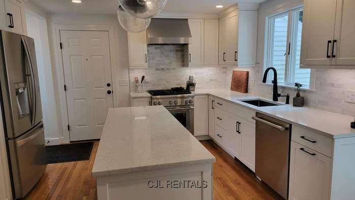 35 Bay State Rd - Photo 3 of 20
