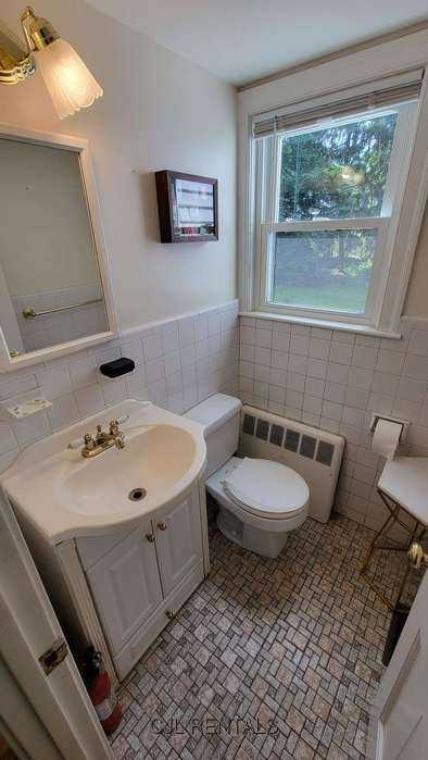 35 Bay State Rd - Photo 7 of 20