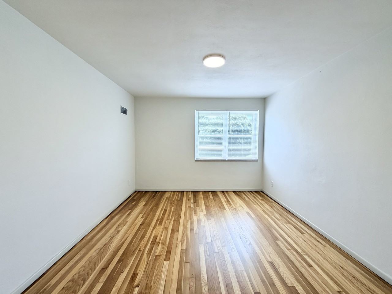 7180 Jamieson Avenue #2W - Photo 7 of 12