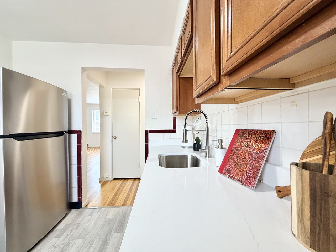 7180 Jamieson Avenue #2W - Photo 4 of 12