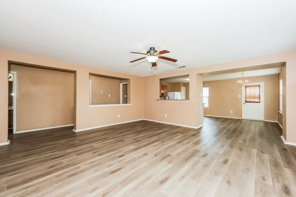 1324 Burleson St - Photo 5 of 16