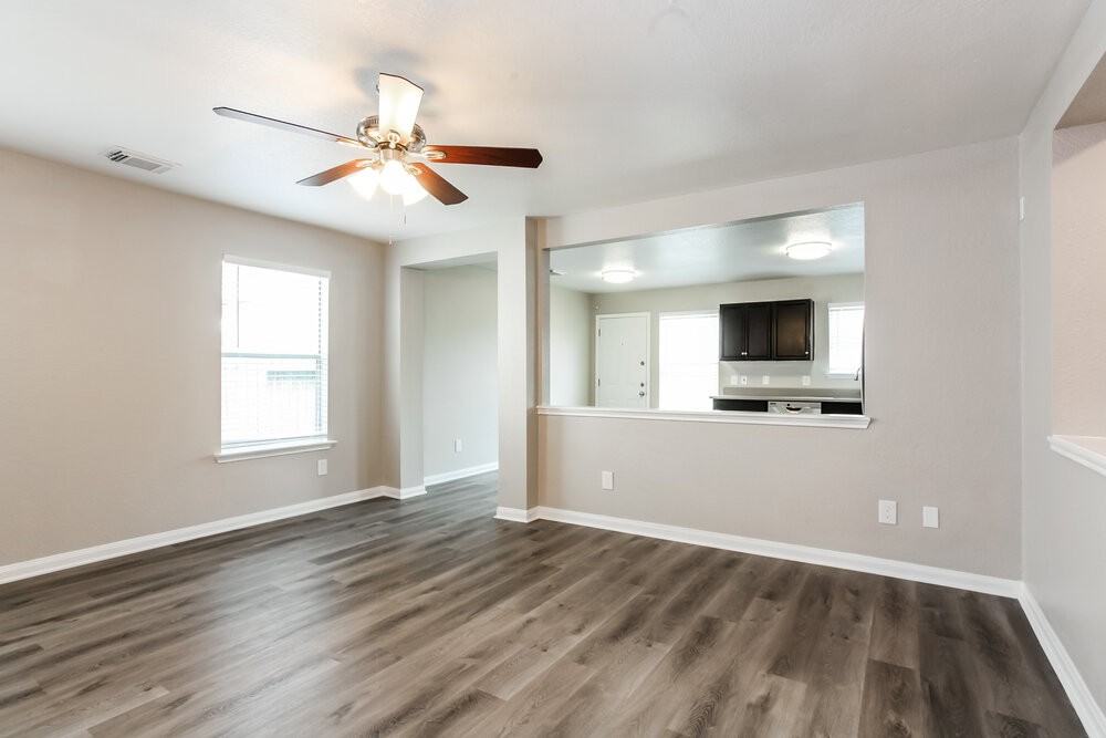 15510 Miller House Ln - Photo 4 of 16