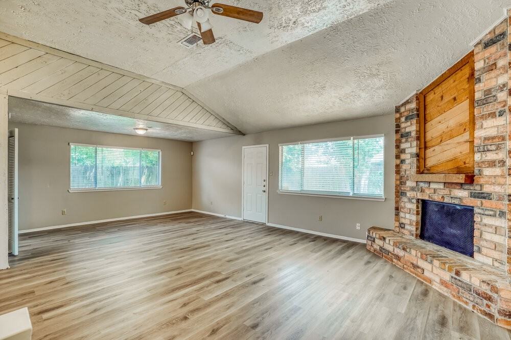 8403 Quail Burg Ln - Photo 4 of 16