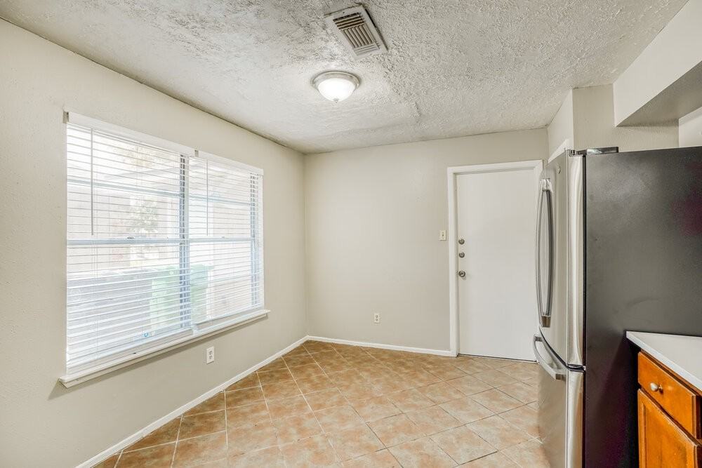 8403 Quail Burg Ln - Photo 7 of 16