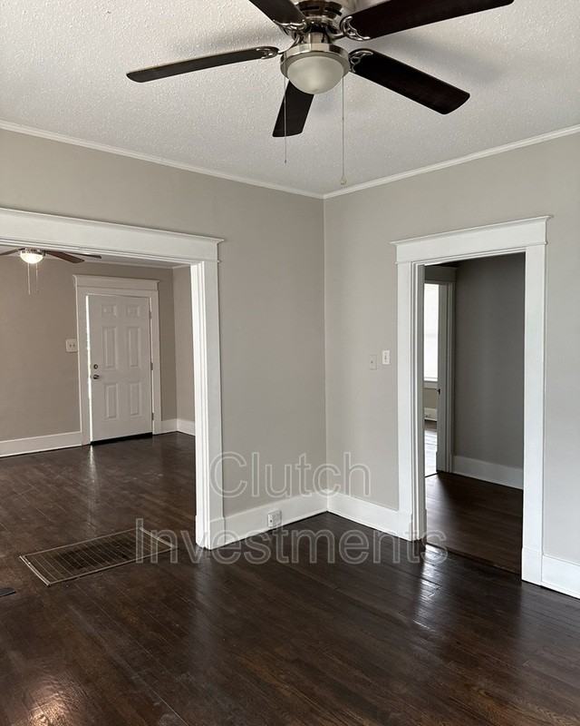 3528 Bowen Ave - Photo 4 of 12