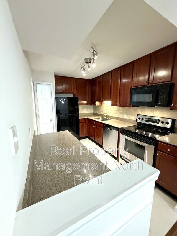 3513 Essex Ave - Photo 4 of 34