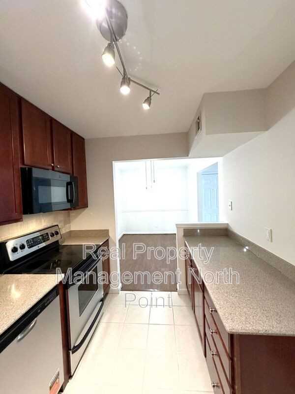 3513 Essex Ave - Photo 5 of 34