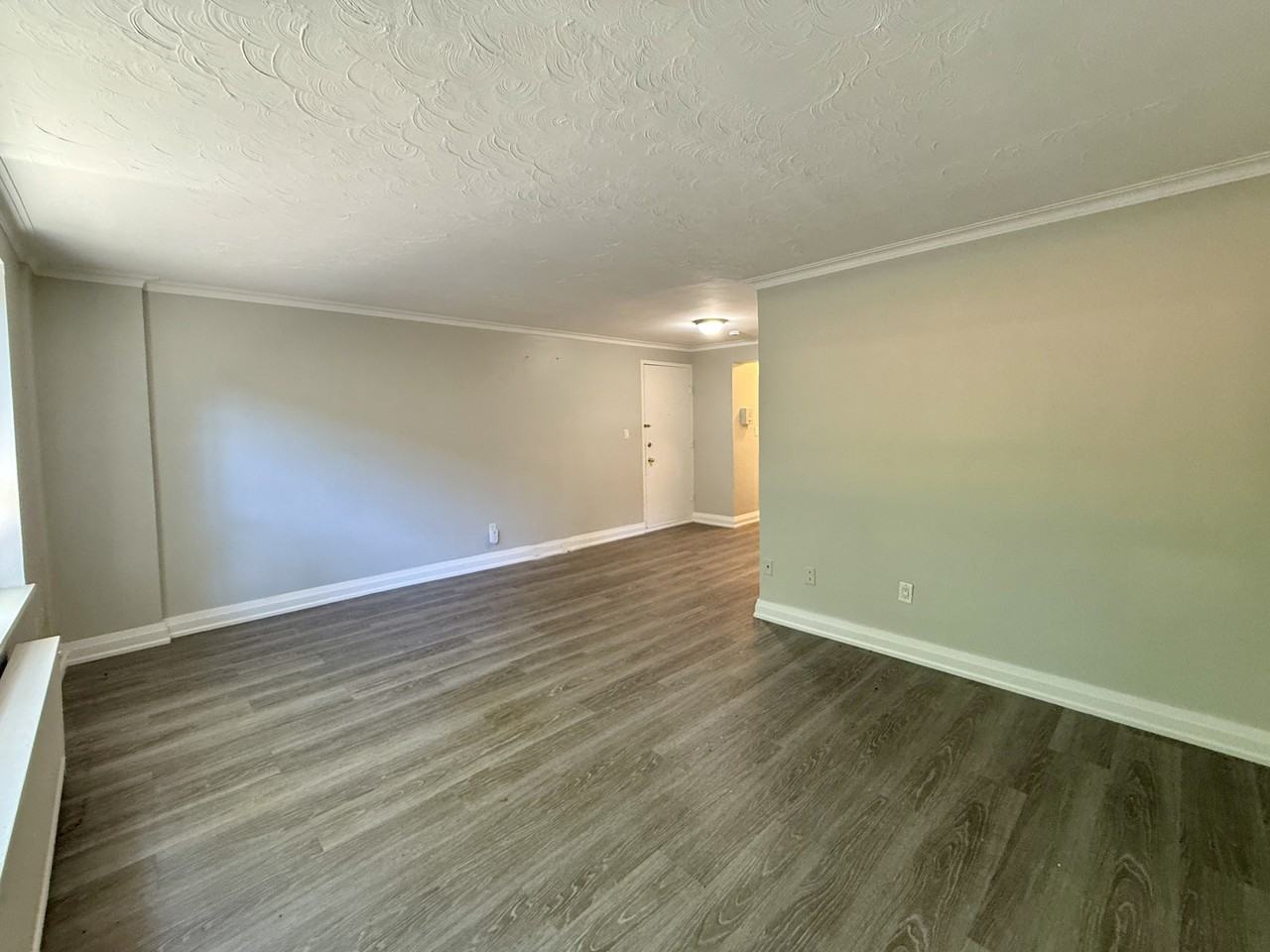 1299 Bayview Avenue - Photo 4 of 15
