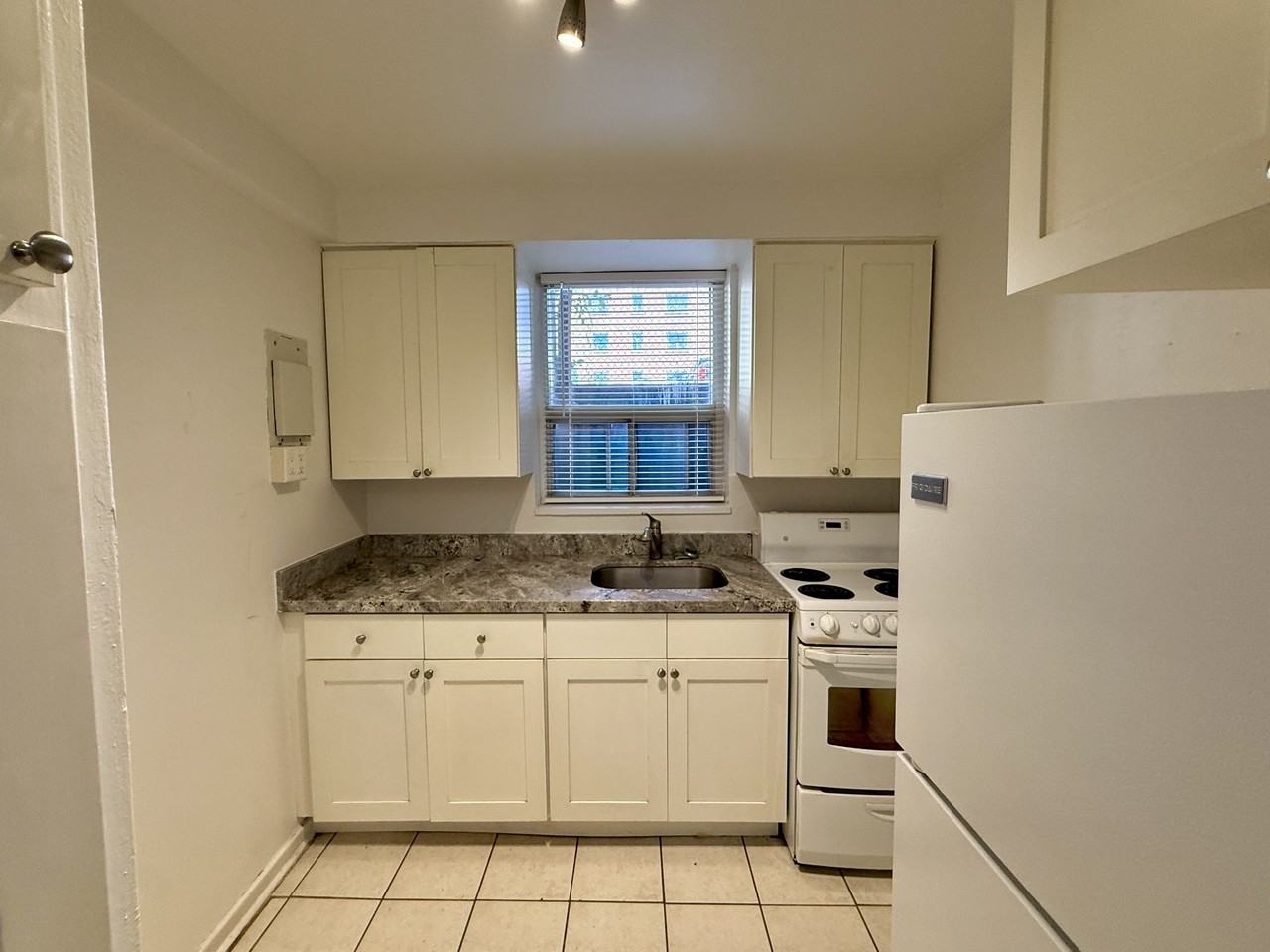 1299 Bayview Avenue - Photo 6 of 15