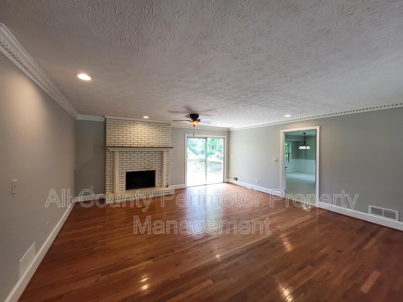 4548 Shallowford Rd - Photo 3 of 15