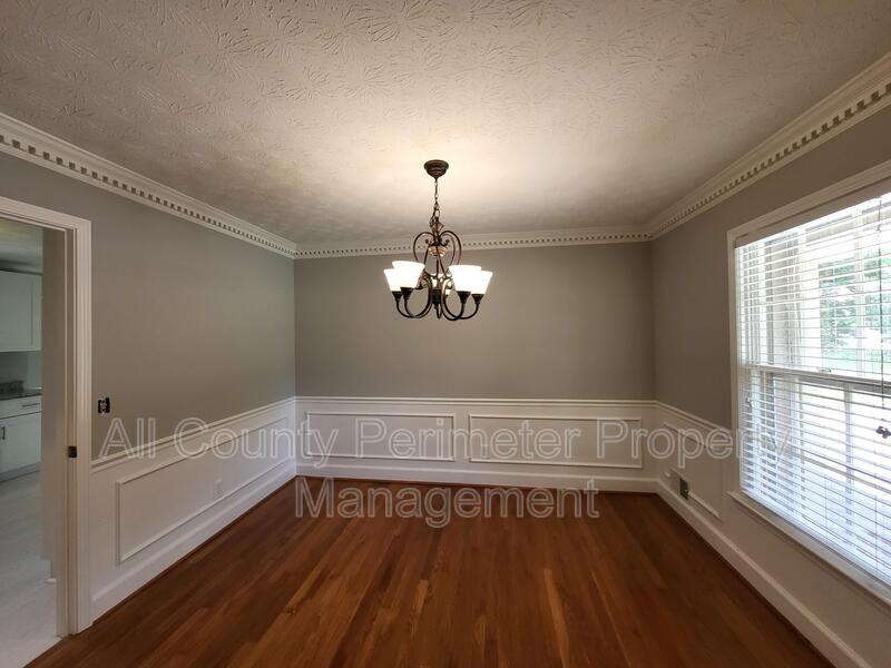 4548 Shallowford Rd - Photo 4 of 15