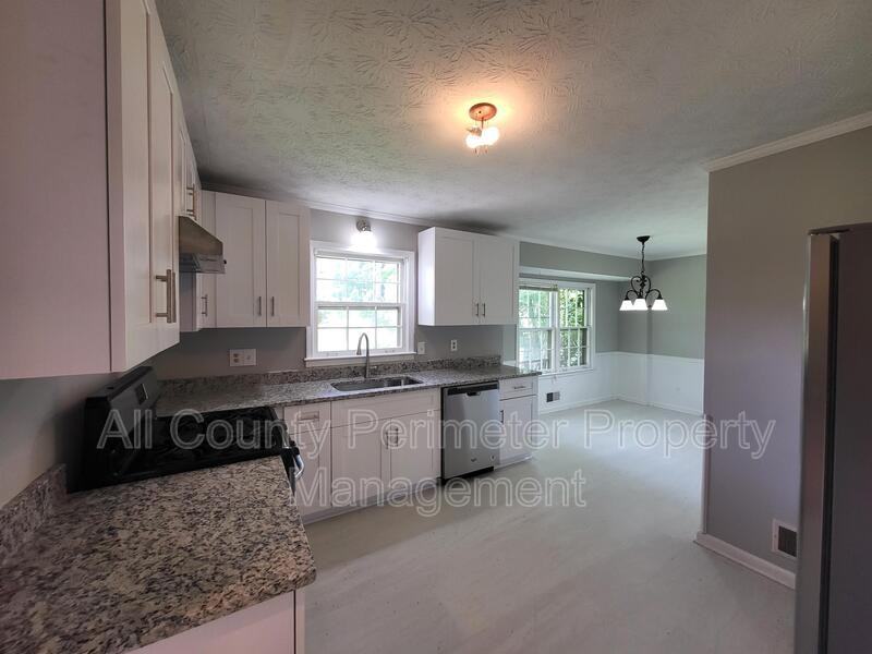 4548 Shallowford Rd - Photo 5 of 15