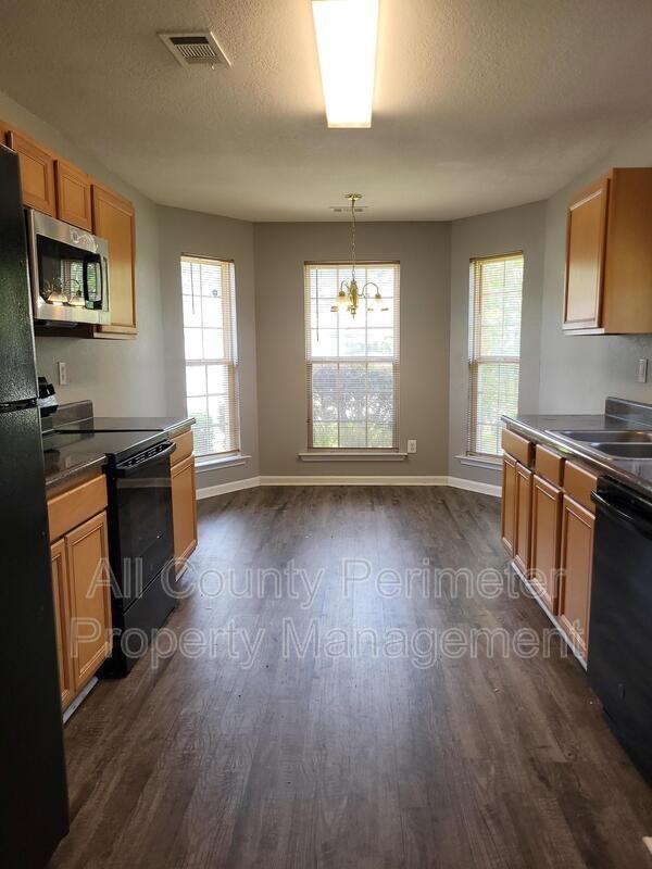 624 Oakland Hills Dr - Photo 2 of 8